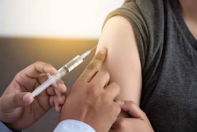 Дополнительный пункт вакцинации установили в Сосновом Бору на несколько дней - mk.ru