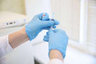 Эксперт рассказал, сколько уколов вакцины защитят от COVID-19 - abnews.ru