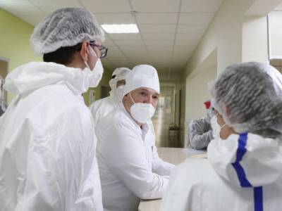 Александр Лукашенко - Лукашенко решил снять маску в красной зоне COVID-больницы, чтобы "доказать", что больных посещает "не двойник" - unn.com.ua - Украина - Белоруссия - Киев - Орша