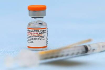 В США приостановили обязательную вакцинацию от COVID-19 в крупных компаниях - lenta.ru - Сша