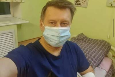Анатолий Локоть - Мэр Новосибирска вернулся к работе после лечения в ковидном госпитале - mk.ru - Новосибирск