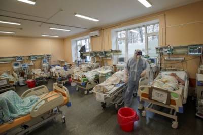 Медики Минобороны помогли 10 тыс. граждан с COVID-19 с начала года - aif.ru - Россия