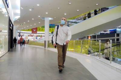 Радий Хабиров - В Башкирии запретили ходить в гипермаркеты без QR-кода или медотвода - mk.ru - республика Башкирия