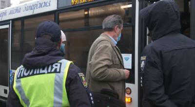 Общественный транспорт продолжают проверять на соблюдение карантина в Запорожье (ФОТО) - inform.zp.ua - Украина - Запорожье