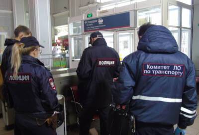 В период нерабочих дней в Ленобласти проверили соблюдение масочного режима на транспорте - online47.ru - Ленобласть обл.