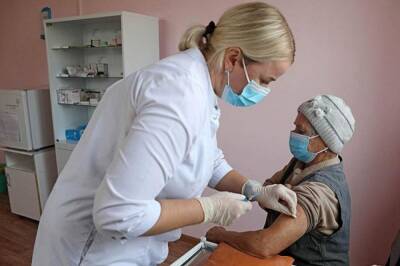 Наталия Башкетова - В Петербурге ввели обязательную вакцинацию от COVID для лиц старше 60 лет - aif.ru - Санкт-Петербург