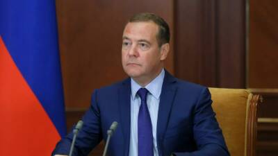 Дмитрий Медведев - Медведев назвал сложной ситуацию с коронавирусом в России - russian.rt.com - Россия