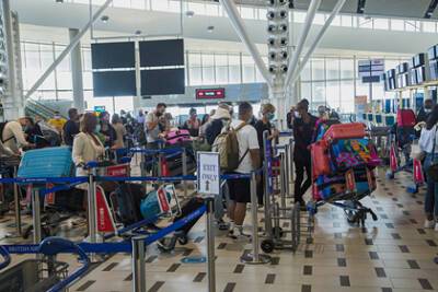 Застрявшие в ЮАР россияне возмутились ценами на вывозные рейсы - lenta.ru - Россия - Юар