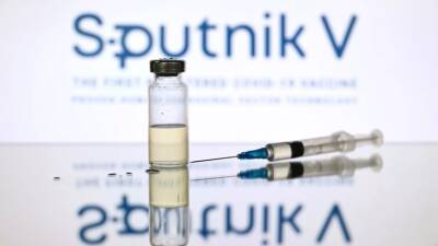 Кирилл Дмитриев - Денис Логунов - В центре Гамалеи заявили, что в мире применили около 200 млн доз вакцины «Спутник V» - russian.rt.com - Россия