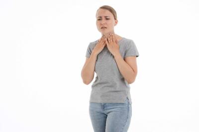 Сиплый голос и неприятный запах изо рта могут указывать на рак гортани - actualnews.org
