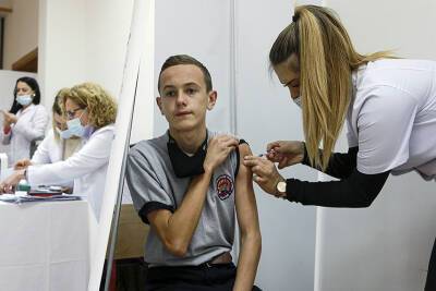 Московские подростки получат по 15 тысяч рублей за испытание вакцины "Спутник М" - tvc.ru