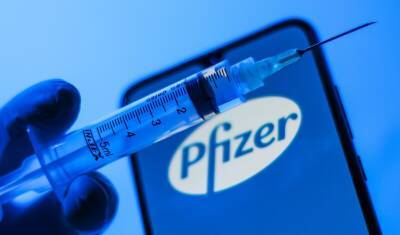 Ученые заявили, что вакцина Pfizer в 32 раза менее эффективна против «Омикрона» - newizv.ru - Китай - Гонконг