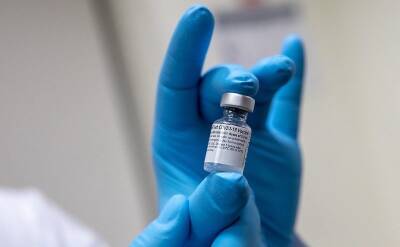 Ученые выяснили, сколько доз вакцины способно защитить от «омикрона» - bloknot.ru - Россия - Сша - Израиль
