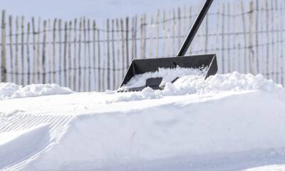 Проваленная коммунальщиками уборка снега привела к новым ДТП в оттепель - bloknot.ru - Санкт-Петербург - Санкт-Петербург