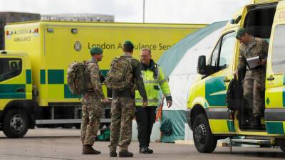 В Великобритании около 750 военных медиков привлекли к борьбе с COVID-19 - russian.rt.com - Англия - Шотландия