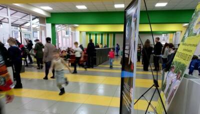 Что делать: В Ирпене настроили столько жилья, что дети учатся в коридорах - ukrinform.ru - Украина - Киев