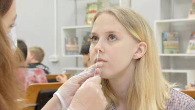 В Европе ужесточили ограничительные меры из-за распространения омикрона - tvc.ru - Англия