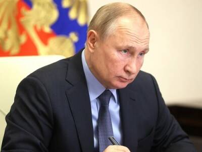 Владимир Путин - Андрей Турчак - Путин высказался против введения QR-кодов на транспорте под Новый год - newsland.com - Россия