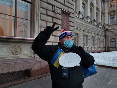 У здания парламента Петербурга прошел пикет за «радикальные реформы» - znak.com - Санкт-Петербург - Украина