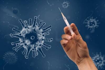 Эммануэль Макрон - Макрон допустил введение в будущем обязательной вакцинации от коронавируса - aif.ru - Франция