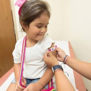 В Новой Зеландии вакцину Pfizer одобрили для вакцинации детей от пяти лет - reporter-ua.com - Новая Зеландия