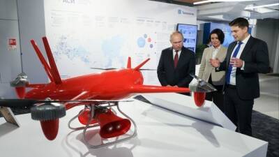 Владимир Путин - Квадрокоптер-супермен и революция в анализах: чем удивляли Путина на выставке АСИ - 5-tv.ru - Россия