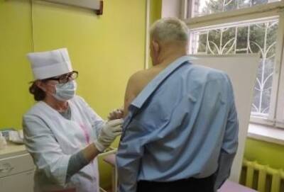 В регионе от коронавируса ревакцинировались более 70 тысяч человек - ulpravda.ru - Ульяновская обл.