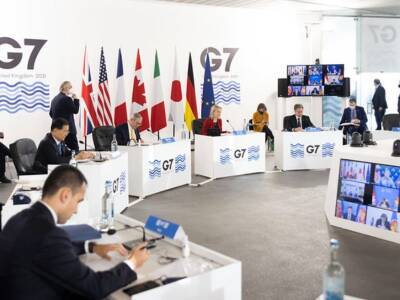 Главы Минздравов стран G7 назвали «омикрон» самой опасной угрозой для здравоохранения - bloknot.ru - Минздрав