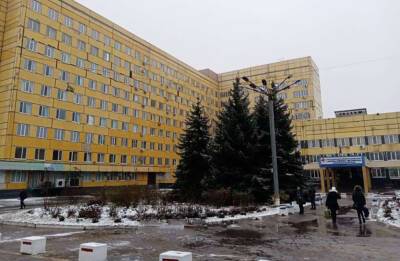 В Днепре из окна больницы 7 этажа упал пациент: за его жизнь борются врачи - dnepr.politeka.net - Украина
