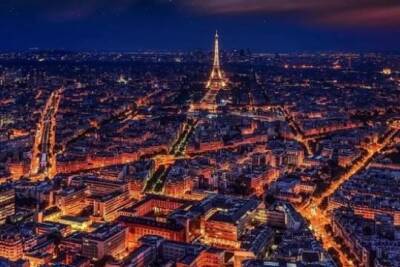 Власти Парижа отменили праздничные мероприятия в честь Нового года - versia.ru - Париж