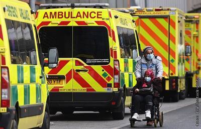 В Великобритании зафиксировали уже семь смертей среди больных "омикроном" - interfax.ru - Москва - Англия - Лондон