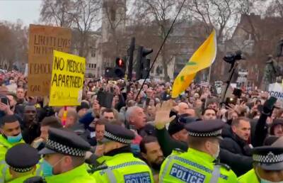 Протесты против коронавирусных ограничений вылились в столкновения с полицией в Лондоне - ont.by - Белоруссия - Лондон