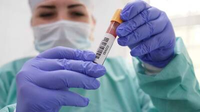Гинцбург назвал условие окончания пандемии коронавируса - iz.ru - Израиль