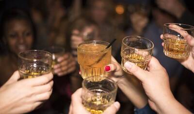 Эксперты назвали страны, жители которых больше других злоупотребляют алкоголем - newizv.ru - Финляндия - Сша - Англия - Канада - Ирландия - Дания