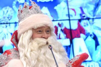 Дед Мороз рассказал, почему не носит маску - aif.ru - Московская обл.