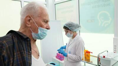 В Омской области ввели обязательную вакцинацию для граждан старше 60 лет - iz.ru - Израиль - Омская обл.