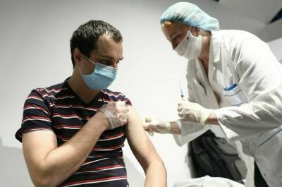 Минздрав включил вакцинацию от коронавируса в новый календарь профилактических прививок - pnp.ru - Минздрав
