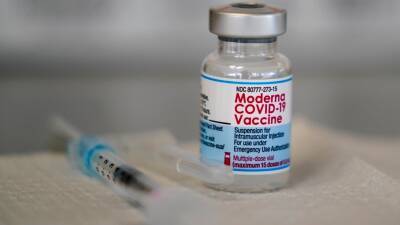 Бустерная доза вакцины Moderna продемонстрировала способность защищать от «омикрона» - golos-ameriki.ru