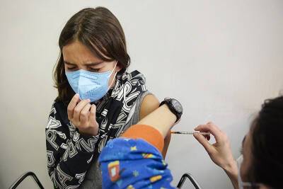 Вакцинацию подростков от COVID-19 внесли в нацкалендарь - tvc.ru - Россия
