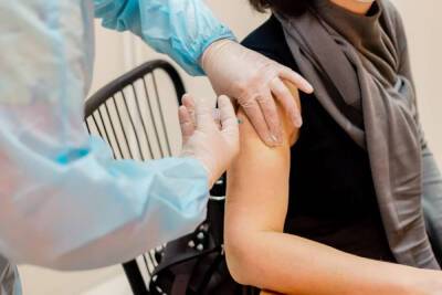 В России включили вакцинацию от коронавируса в национальный календарь прививок - rzn.mk.ru - Россия