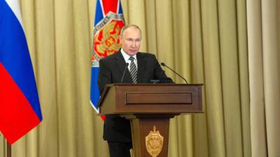 Владимир Путин - Путин: Россия продолжит уделять повышенное внимание развитию армии - mir24.tv - Россия