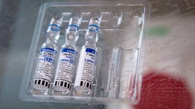 «Спутник V» оказался эффективнее других вакцин в борьбе с омикрон-штаммом COVID - 5-tv.ru - Сербия