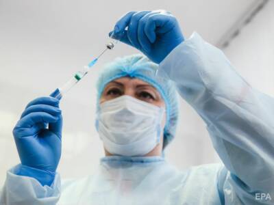 В Украине три прививки от коронавируса получили 325 человек - gordonua.com - Украина