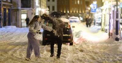 Бесконечный снегопад, недовольный Левитс и возобновление работы крупных центров вакцинации. 22 декабря: главное - rus.delfi.lv - Латвия - Рига