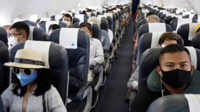 Риск заражения штаммом коронавируса «омикрон» повышается в самолете в несколько раз — эксперт - enovosty.com