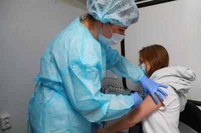 В Хабаровском крае полностью вакцинировалось более 500 тыс человек - hab.aif.ru - Хабаровский край