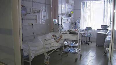 Во многих регионах России «красные зоны» в больницах до сих пор переполнены - 1tv.ru - Россия