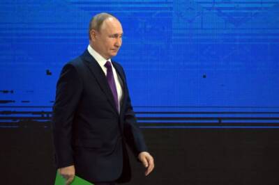 Владимир Путин - Михаил Мишустин - Путин выразил надежду на достижение коллективного иммунитета в 2022 году - aif.ru - Россия