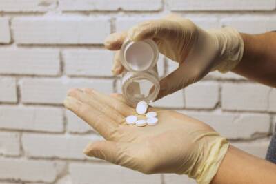 FDA одобрило таблетки Pfizer в качестве первого средства для лечения COVID-19 в домашних условиях - ufacitynews.ru - Сша