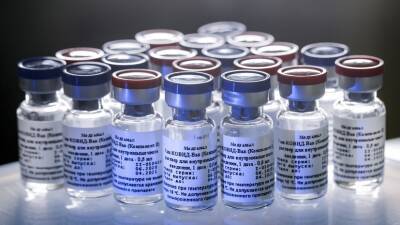 Первые партии вакцины от коронавируса для подростков выпустили в гражданский оборот - russian.rt.com